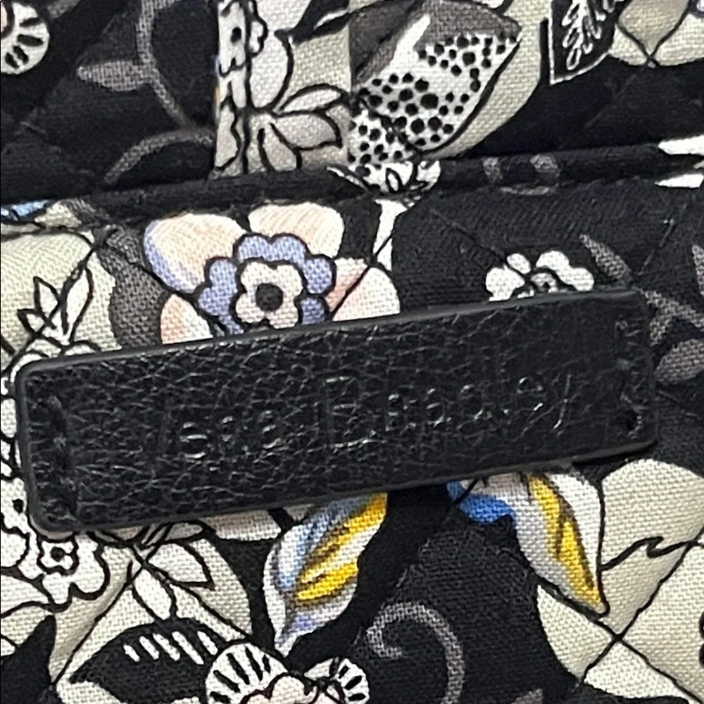 NWOT  Vera Bradley Iconic Grand Hanging Organizer
